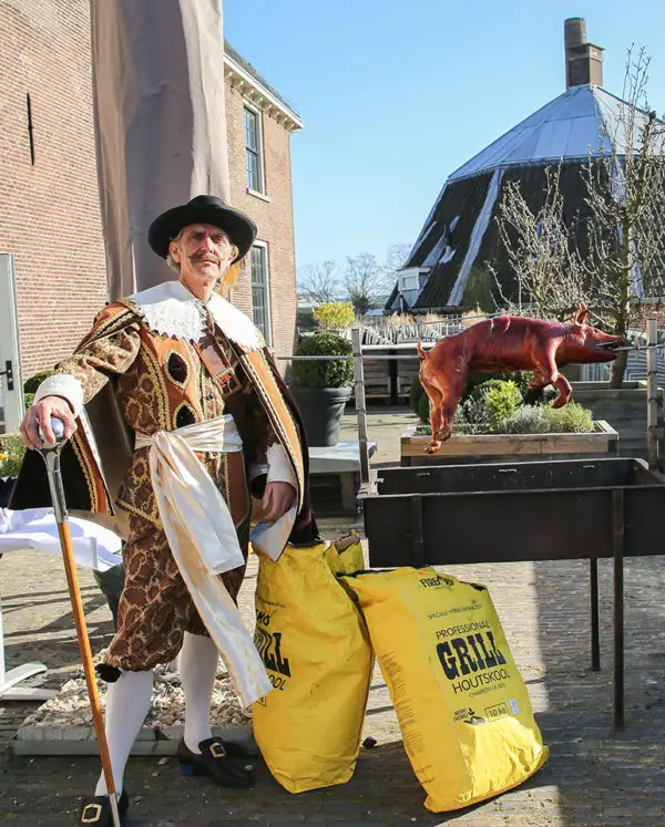 Kasteel-Woerden-Food-BBQ-varken-aan-t-spit-e1611588856607